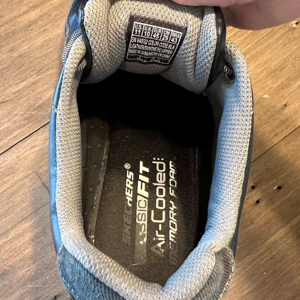 Sketchers Classic Air Memory Foam - image 4